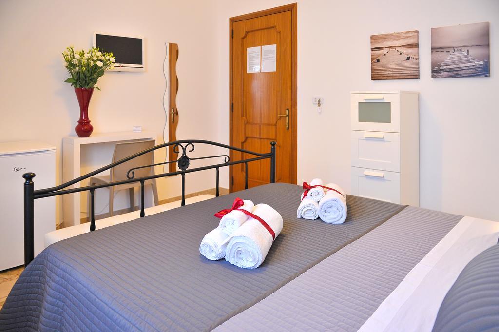 Lu Puzzu Luengu B&B Leverano Luaran gambar
